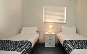 Albany Motel & Apartments