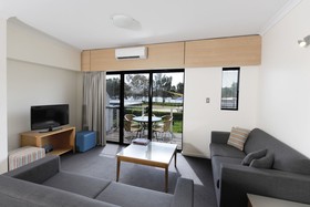 Assured Ascot Quays Apartment