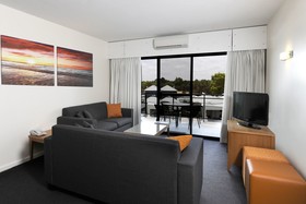 Assured Ascot Quays Apartment