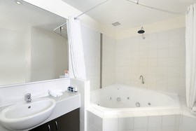 Assured Ascot Quays Apartment