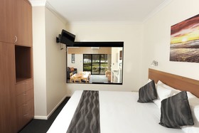 Assured Ascot Quays Apartment