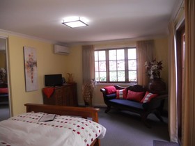 Bickley Valley Retreat Bed and Breakfast