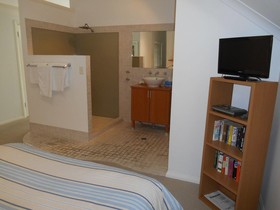 Bayshore Beachside Resort