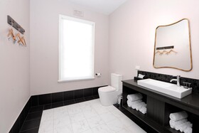 The Stirling Arms Hotel