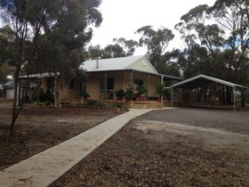 Kendenup Lodge and Cottages