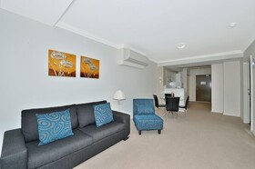 Dolphin Quay Apartment Hotel