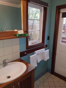 Admiral Stirling Inn