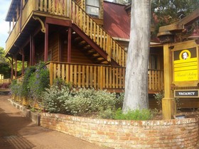 Admiral Stirling Inn