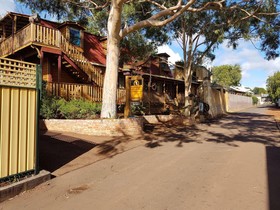 Admiral Stirling Inn