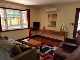 Admiral Stirling Inn