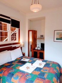 Admiral Stirling Inn