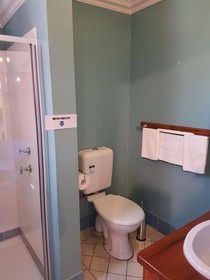 Admiral Stirling Inn