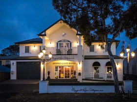 Margaret River Antiques & Studio Guest Suites