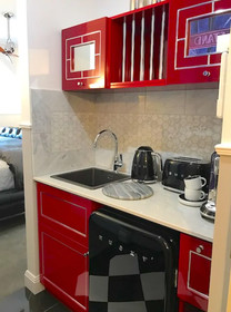 Margaret River Antiques & Studio Guest Suites