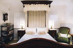 Margaret River Antiques & Studio Guest Suites