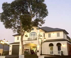 Margaret River Antiques & Studio Guest Suites