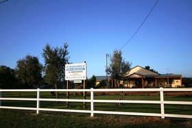 Enderslie House Bed & Breakfast & Farmstay