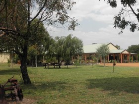 Enderslie House Bed & Breakfast & Farmstay