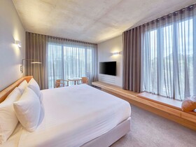 Wonil Hotel Perth - Handwritten Collection