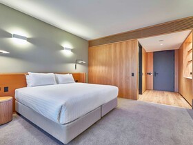 Wonil Hotel Perth - Handwritten Collection