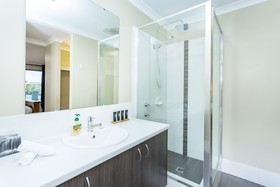 Cosy Sunrise Estate by Executive Escapes