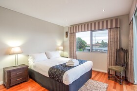 Rockingham Apartments