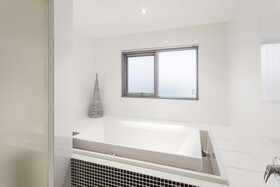 Rockingham Apartments