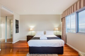 Rockingham Apartments