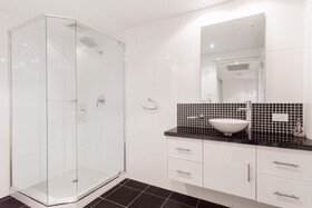 Rockingham Apartments