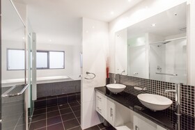 Rockingham Apartments