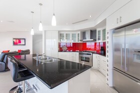 Rockingham Apartments