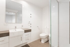 Rockingham Apartments