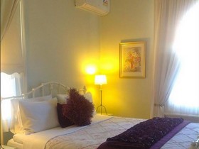 Heritage Cottage Bed And Breakfast