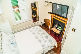 Heritage Cottage Bed And Breakfast