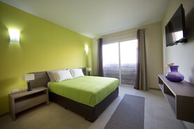 Costa Esmeralda Village