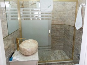 Mirror Hotel Baku