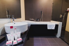 Ramada Hotel And Suites Baku