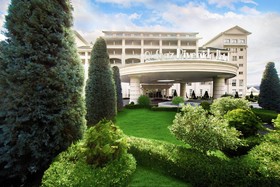 QafqaZ Riverside Resort Hotel