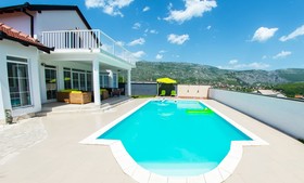 Luxury Villa Horizon