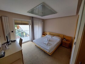 Hotel Brass