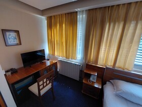 Hotel Brass