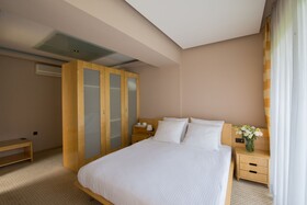 Hotel Brass