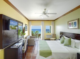 Coconut Court Beach Hotel