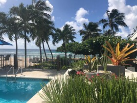 Coconut Court Beach Hotel