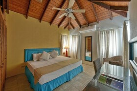 Coconut Court Beach Hotel