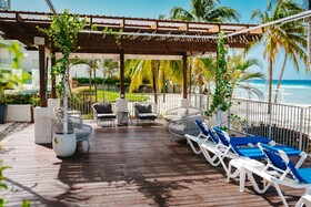 Coconut Court Beach Hotel