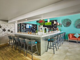 Coconut Court Beach Hotel