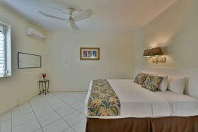 Coconut Court Beach Hotel
