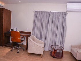 Oasis Hotel