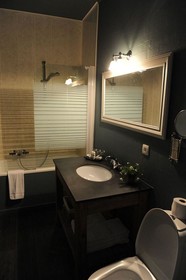Hotel Rose Red